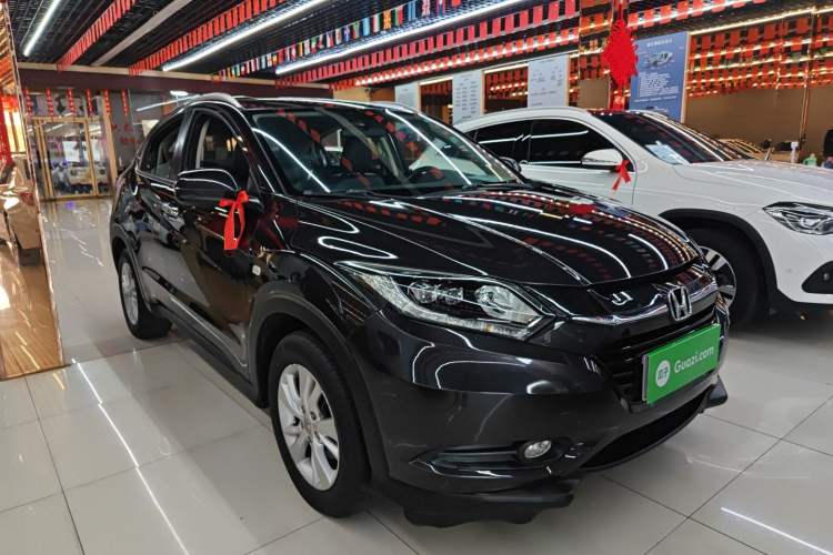 Used Honda Vezel 2018 1.5L CVT 2WD Technology Elite Model Front Right 45 Deg