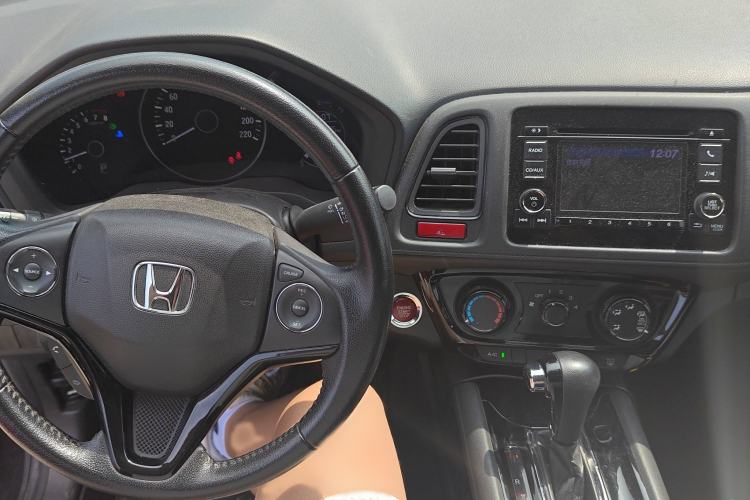 Used Honda Vezel 2018 1.5L CVT 2WD Technology Elite Model Interior 3