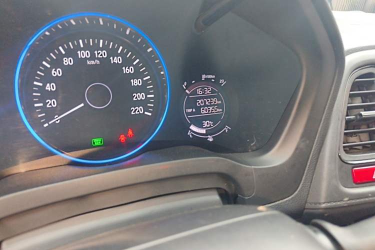 Used Honda Vezel 2018 1.5L CVT 2WD Technology Elite Model Odometer Close Up