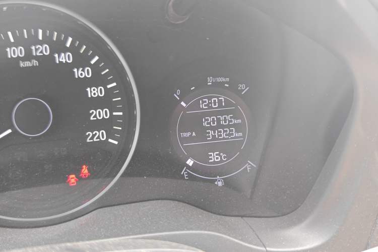 Used Honda Vezel 2018 1.5L CVT 2WD Technology Elite Model Odometer Close Up