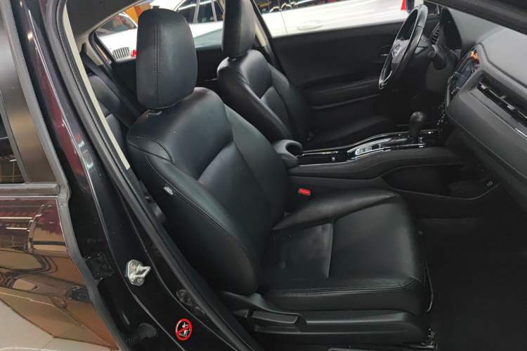 Used Honda Vezel 2018 1.5L CVT 2WD Technology Elite Model Right Front Seat