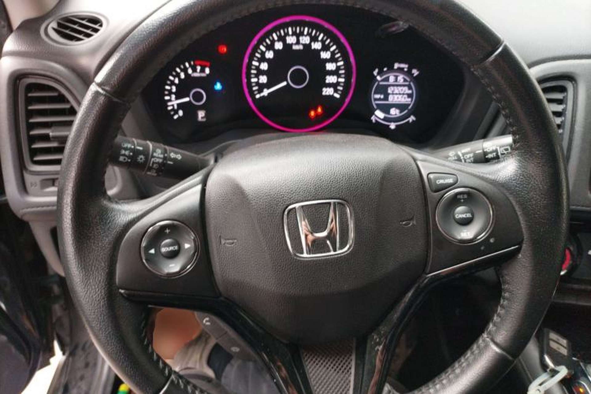 Used Honda Vezel 2018 1.5L CVT 2WD Technology Elite Model Steering Wheel