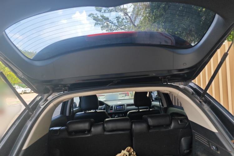 Used Honda Vezel 2018 1.5L CVT 2WD Technology Elite Model Trunk
