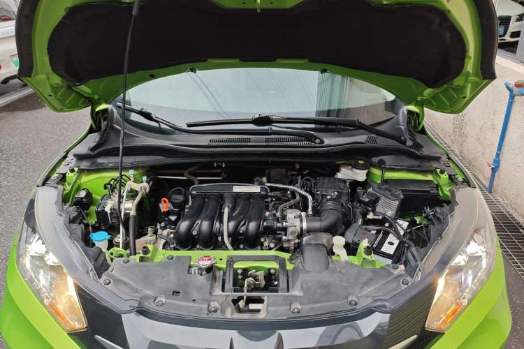 Used Honda Vezel 2018 1.5L CVT 2WD Technology Elite Model Engine Bay
