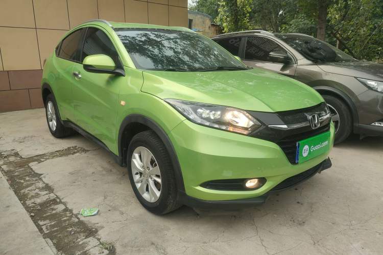 Used Honda Vezel 2018 1.5L CVT 2WD Technology Elite Model Front Right 45 Deg