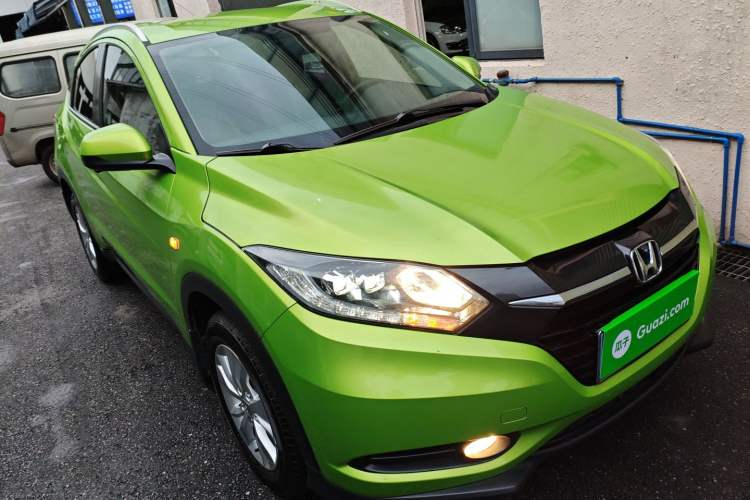 Used Honda Vezel 2018 1.5L CVT 2WD Technology Elite Model Front Right 45 Deg