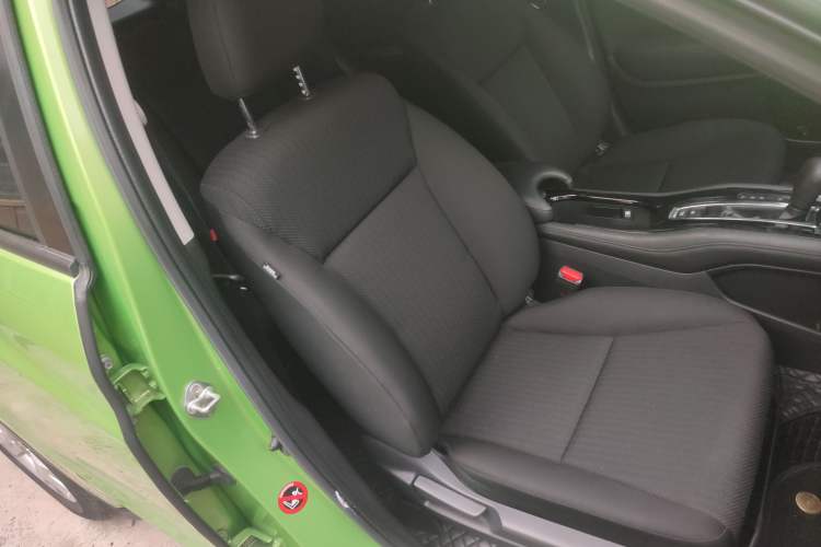 Used Honda Vezel 2018 1.5L CVT 2WD Technology Elite Model Right Front Seat