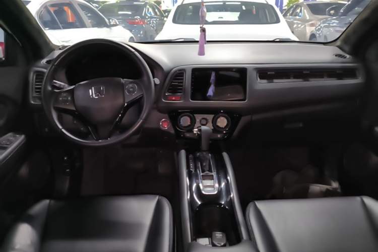 Used Honda Vezel 2018 1.5L CVT 2WD Technology Elite Model Center Console