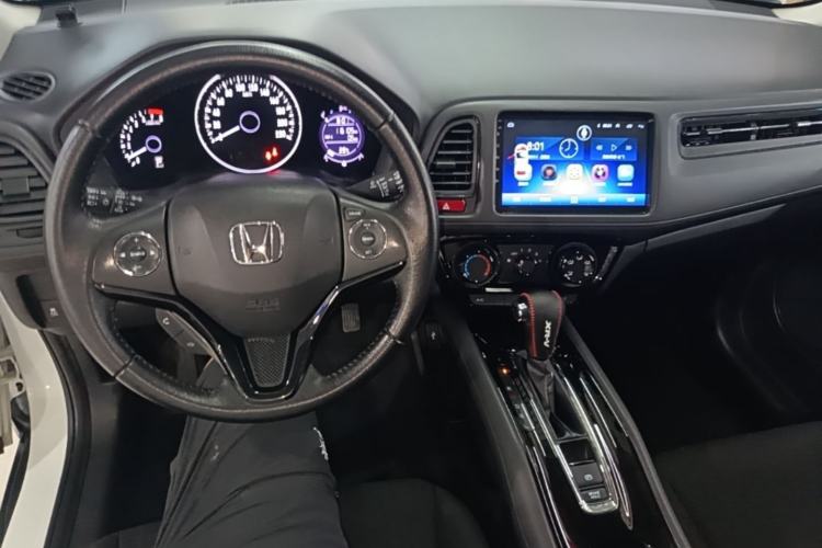 Used Honda Vezel 2018 1.5L CVT 2WD Technology Elite Model Center Console