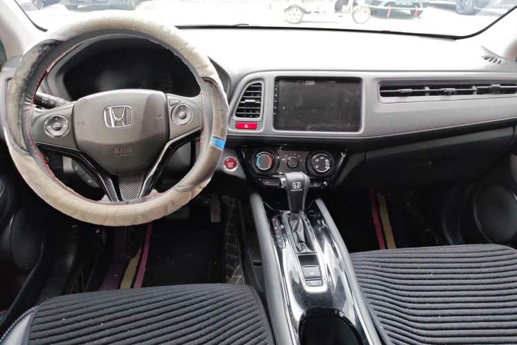 Used Honda Vezel 2018 1.5L CVT 2WD Technology Elite Model Center Console