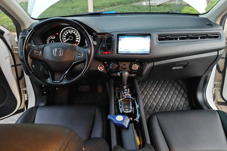 Used Honda Vezel 2018 1.5L CVT 2WD Technology Elite Model Center Console