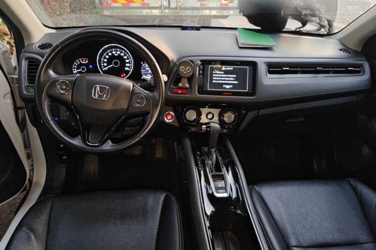 Used Honda Vezel 2018 1.5L CVT 2WD Technology Elite Model Center Console