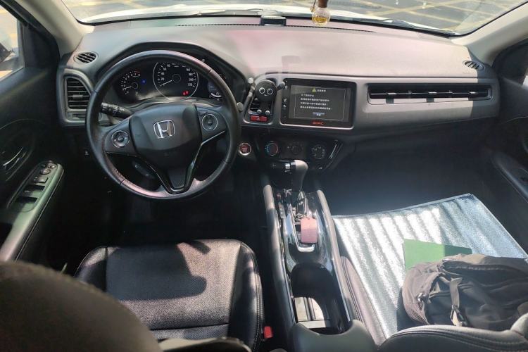 Used Honda Vezel 2018 1.5L CVT 2WD Technology Elite Model Center Console