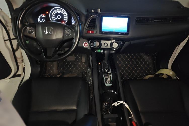 Used Honda Vezel 2018 1.5L CVT 2WD Technology Elite Model Center Console
