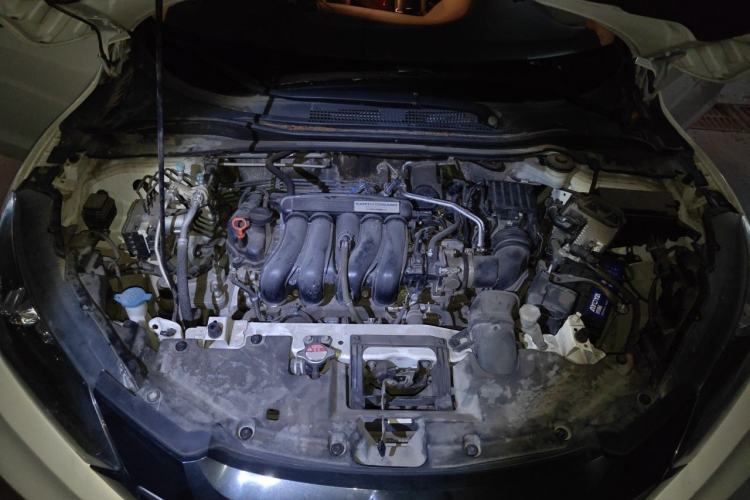Used Honda Vezel 2018 1.5L CVT 2WD Technology Elite Model Engine Bay