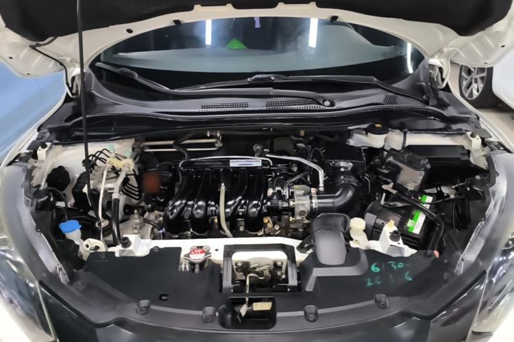 Used Honda Vezel 2018 1.5L CVT 2WD Technology Elite Model Engine Bay