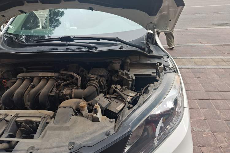 Used Honda Vezel 2018 1.5L CVT 2WD Technology Elite Model Engine Bay Left