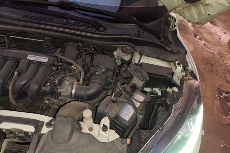 Used Honda Vezel 2018 1.5L CVT 2WD Technology Elite Model Engine Bay Left
