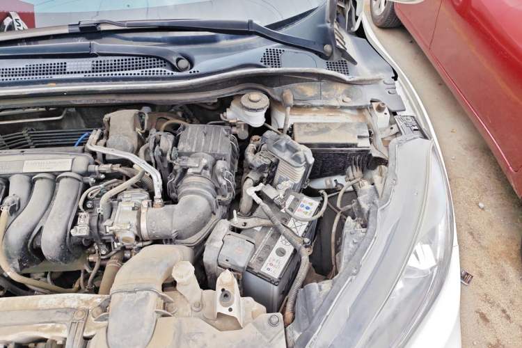 Used Honda Vezel 2018 1.5L CVT 2WD Technology Elite Model Engine Bay Left