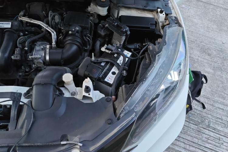 Used Honda Vezel 2018 1.5L CVT 2WD Technology Elite Model Engine Bay Left