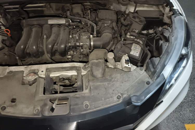 Used Honda Vezel 2018 1.5L CVT 2WD Technology Elite Model Engine Bay Left