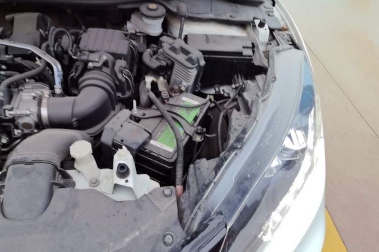 Used Honda Vezel 2018 1.5L CVT 2WD Technology Elite Model Engine Bay Left