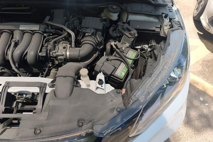 Used Honda Vezel 2018 1.5L CVT 2WD Technology Elite Model Engine Bay Left
