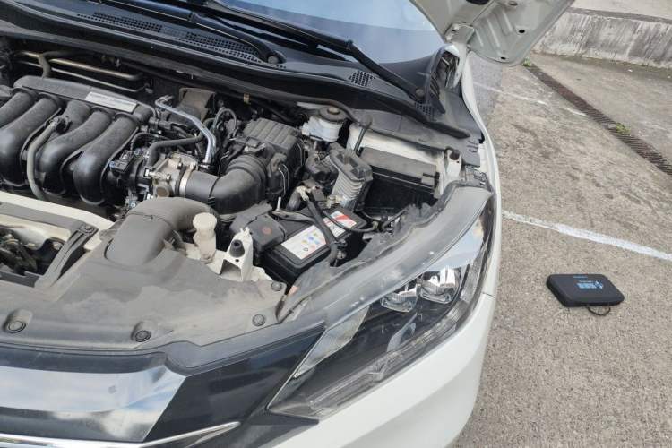 Used Honda Vezel 2018 1.5L CVT 2WD Technology Elite Model Engine Bay Left