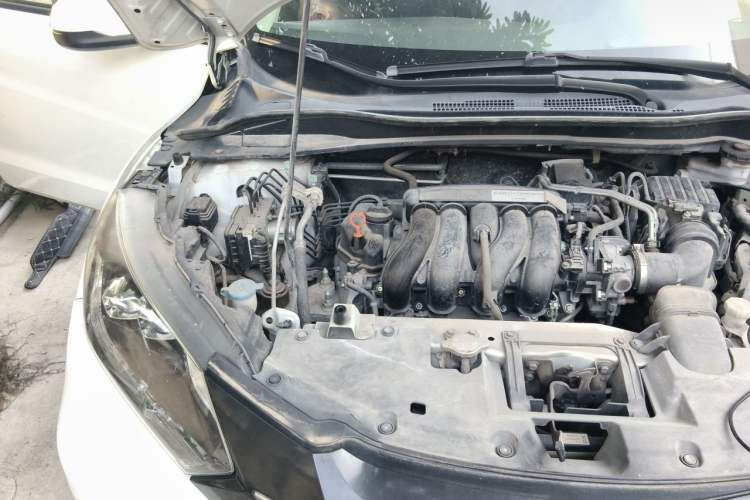 Used Honda Vezel 2018 1.5L CVT 2WD Technology Elite Model Engine Bay Right
