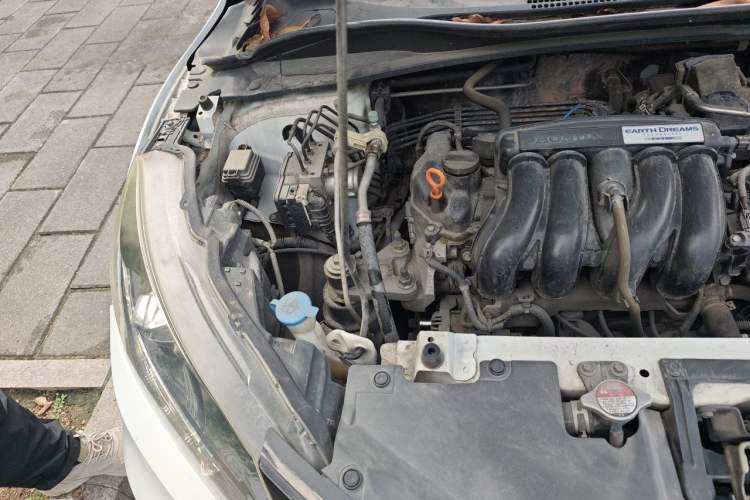 Used Honda Vezel 2018 1.5L CVT 2WD Technology Elite Model Engine Bay Right