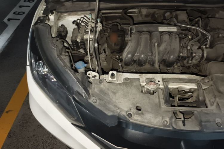 Used Honda Vezel 2018 1.5L CVT 2WD Technology Elite Model Engine Bay Right