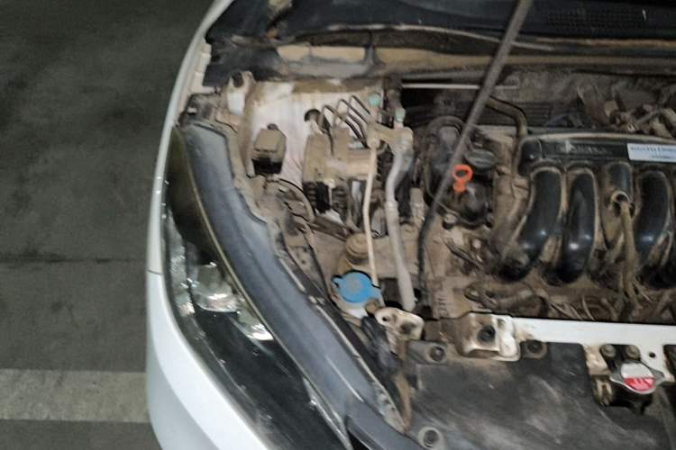 Used Honda Vezel 2018 1.5L CVT 2WD Technology Elite Model Engine Bay Right