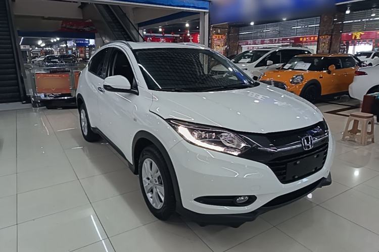 Used Honda Vezel 2018 1.5L CVT 2WD Technology Elite Model Front Right 45 Deg