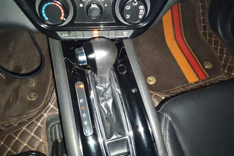 Used Honda Vezel 2018 1.5L CVT 2WD Technology Elite Model Gear Lever