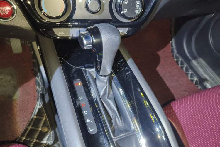 Used Honda Vezel 2018 1.5L CVT 2WD Technology Elite Model Gear Lever