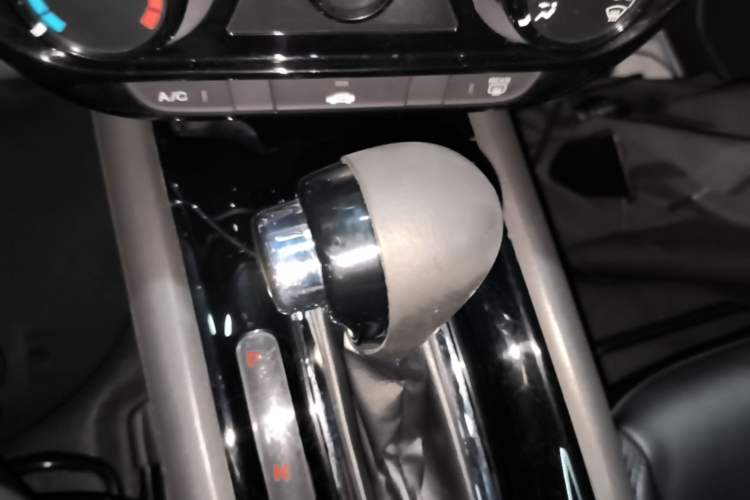 Used Honda Vezel 2018 1.5L CVT 2WD Technology Elite Model Gear Lever