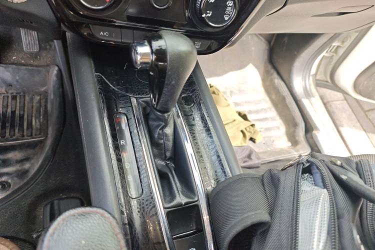 Used Honda Vezel 2018 1.5L CVT 2WD Technology Elite Model Gear Lever