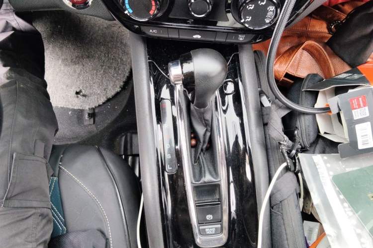 Used Honda Vezel 2018 1.5L CVT 2WD Technology Elite Model Gear Lever