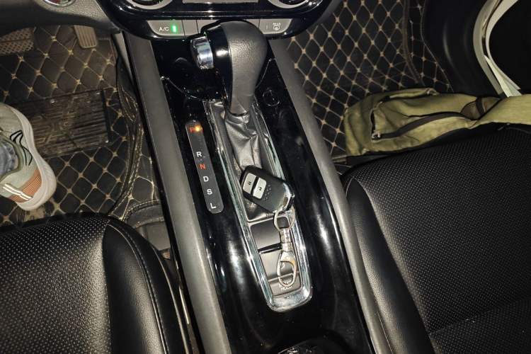 Used Honda Vezel 2018 1.5L CVT 2WD Technology Elite Model Gear Lever