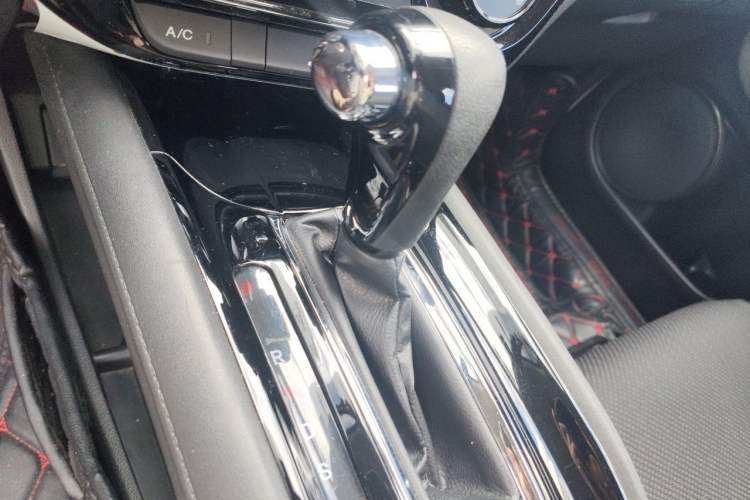 Used Honda Vezel 2018 1.5L CVT 2WD Technology Elite Model Gear Lever