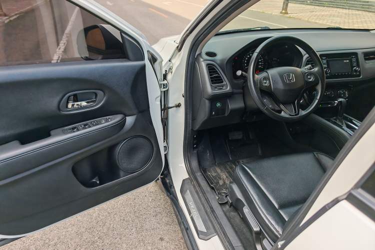 Used Honda Vezel 2018 1.5L CVT 2WD Technology Elite Model Interior 1