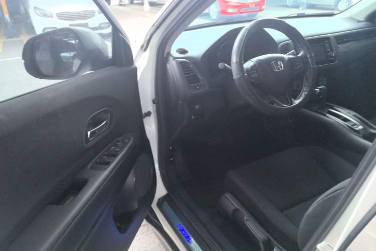 Used Honda Vezel 2018 1.5L CVT 2WD Technology Elite Model Interior 2