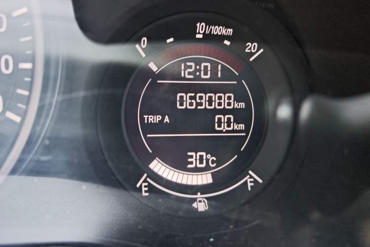 Used Honda Vezel 2018 1.5L CVT 2WD Technology Elite Model Odometer Close Up