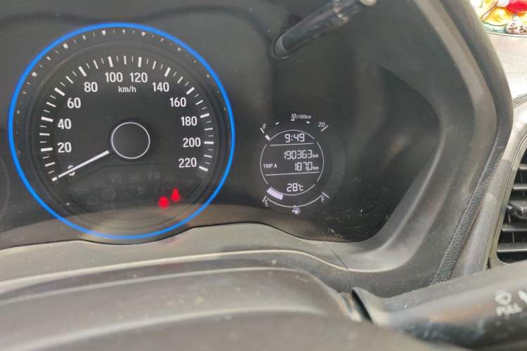 Used Honda Vezel 2018 1.5L CVT 2WD Technology Elite Model Odometer Close Up