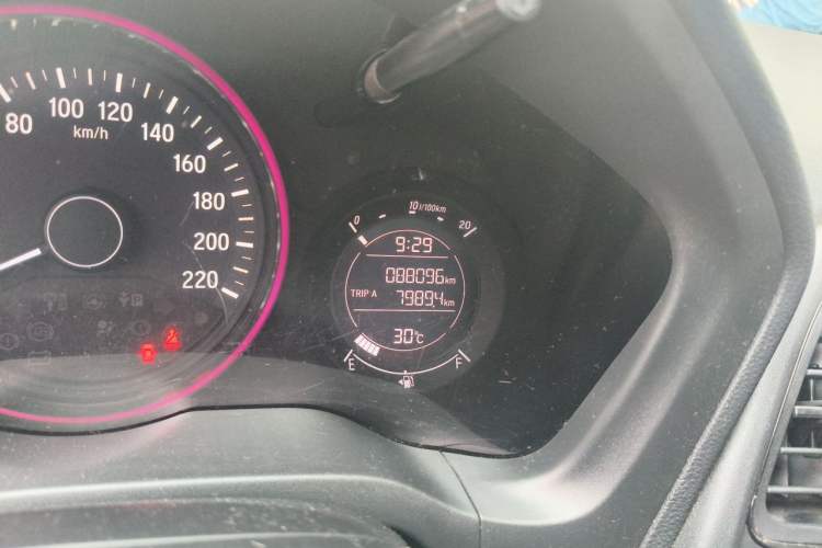 Used Honda Vezel 2018 1.5L CVT 2WD Technology Elite Model Odometer Close Up