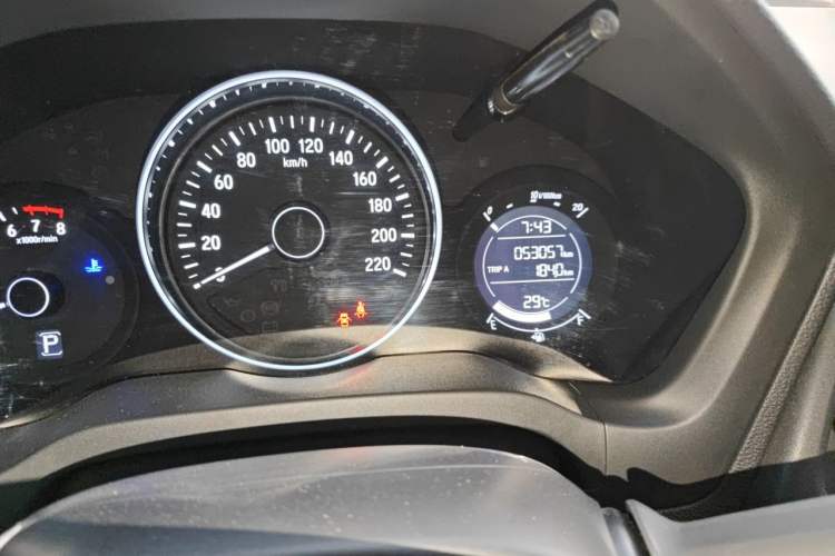Used Honda Vezel 2018 1.5L CVT 2WD Technology Elite Model Odometer Close Up