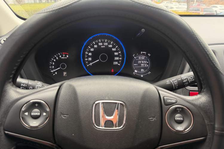 Used Honda Vezel 2018 1.5L CVT 2WD Technology Elite Model Odometer Close Up