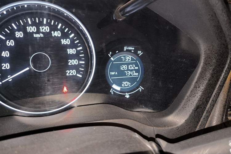 Used Honda Vezel 2018 1.5L CVT 2WD Technology Elite Model Odometer Close Up