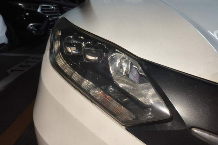 Used Honda Vezel 2018 1.5L CVT 2WD Technology Elite Model Right Front Headlight