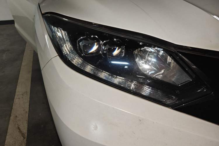Used Honda Vezel 2018 1.5L CVT 2WD Technology Elite Model Right Front Headlight